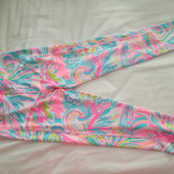 NWT Lilly Pulitzer UPF 50 Luxletic 24" High Rise Weekender Midi Legging NwT - Picture 7 of 13